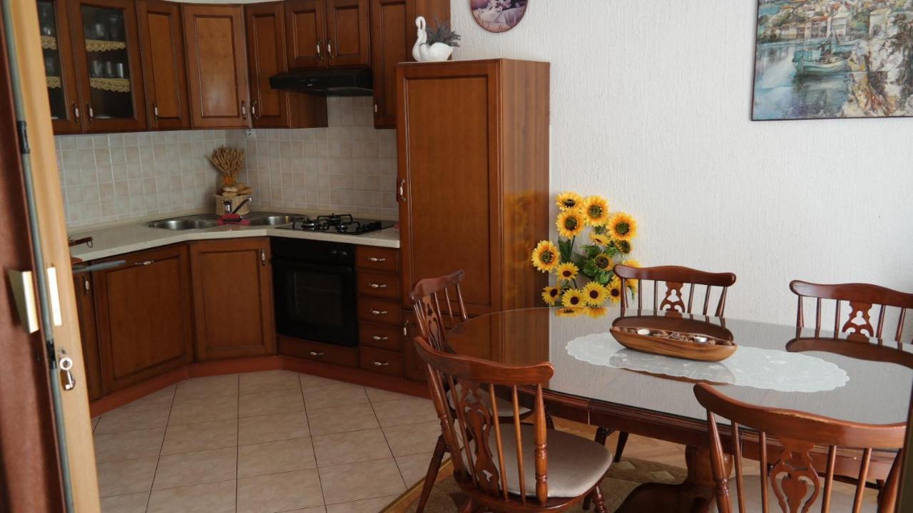 Apartman Ana Нови Винодолски Екстериор снимка